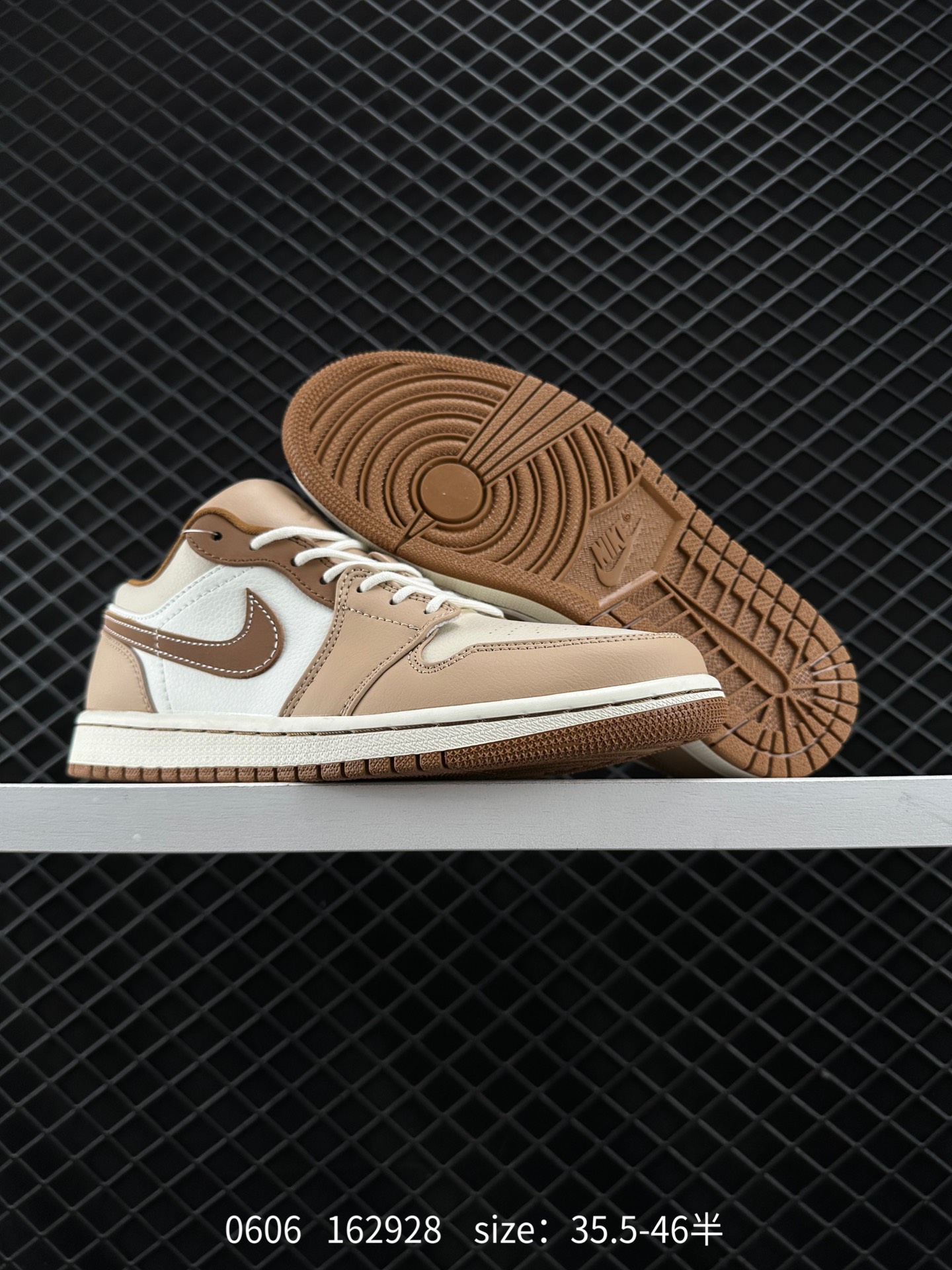 Nike Wmns Air Jordan 1 Low”White Wolf Grey“